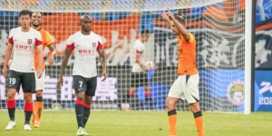 曼城3-0大胜曼联，产生2个不可思议，哈兰德2球创纪录，福登破球荒